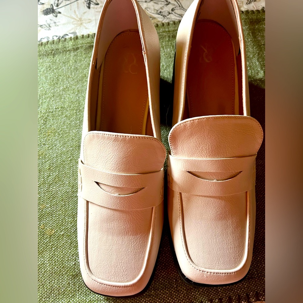NWOT New York and Company Loafers size 9
